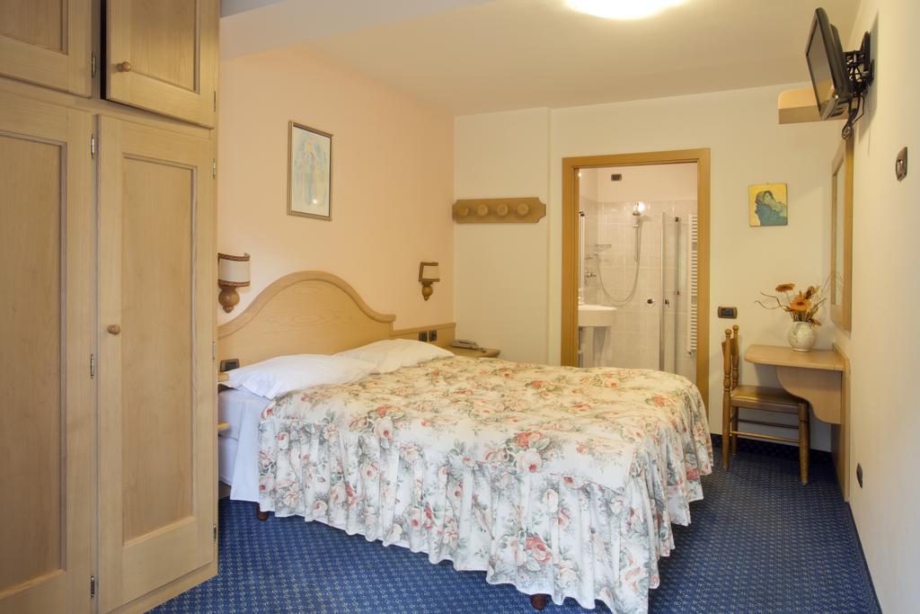 Hotel Al Lago Soraga Buitenkant foto