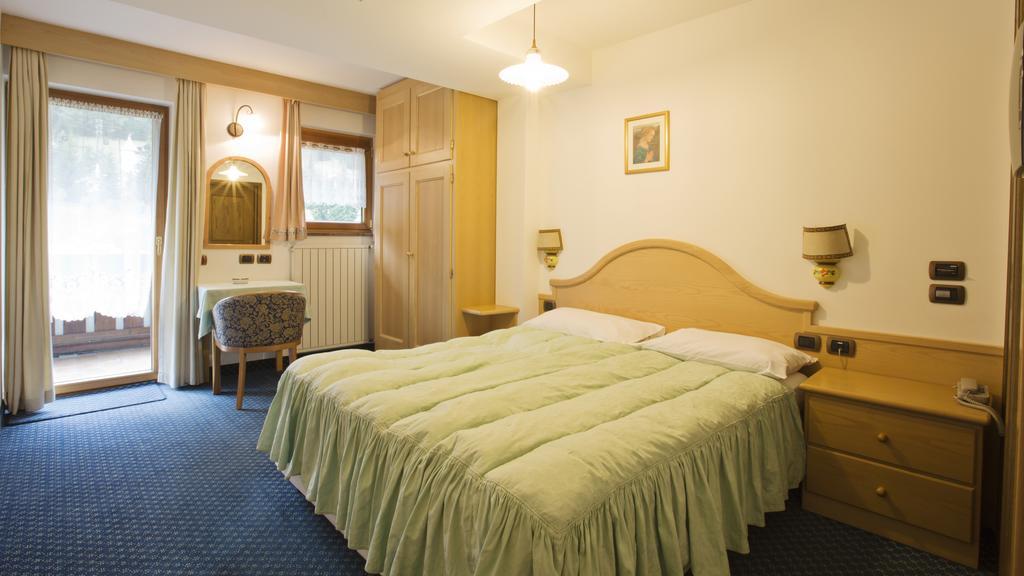 Hotel Al Lago Soraga Buitenkant foto