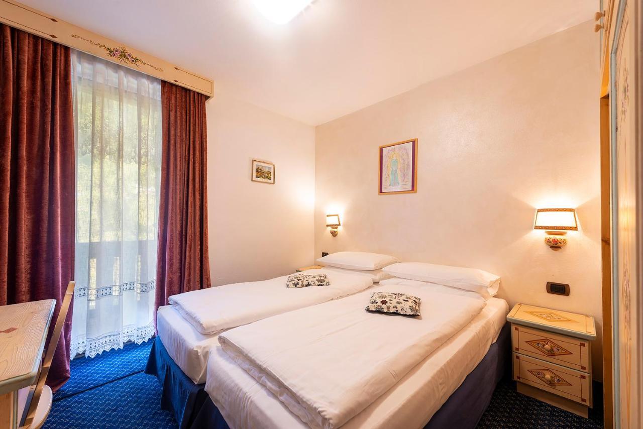 Hotel Al Lago Soraga Buitenkant foto