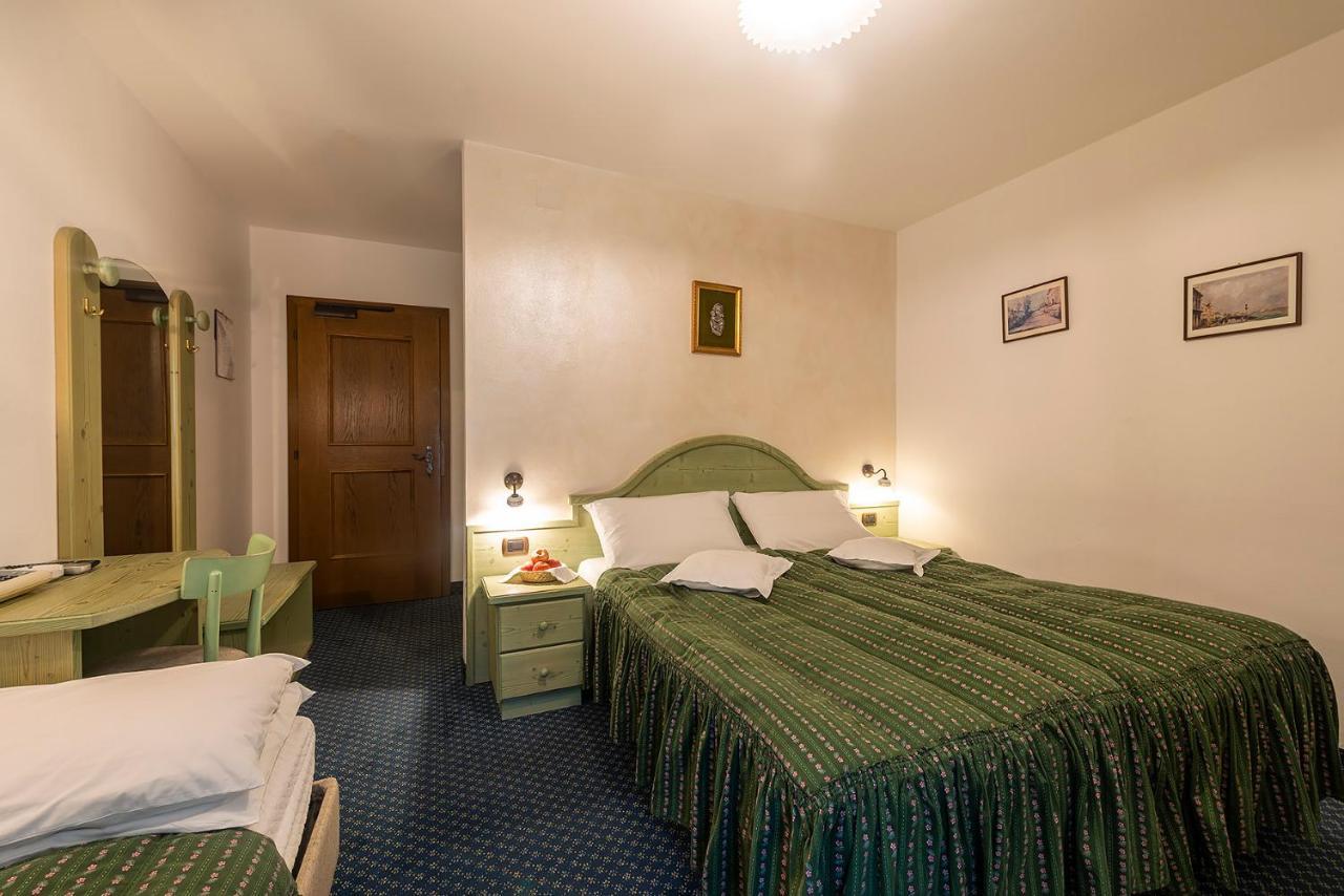 Hotel Al Lago Soraga Buitenkant foto