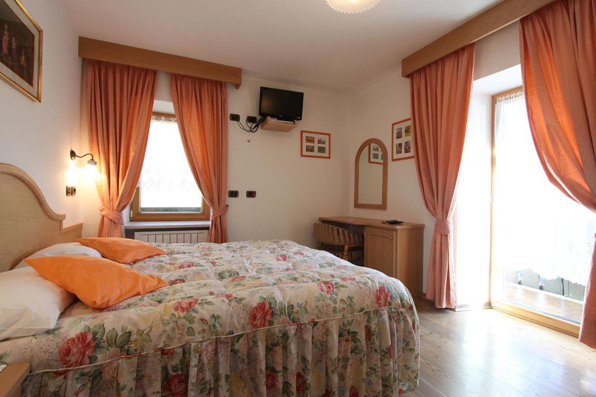 Hotel Al Lago Soraga Buitenkant foto